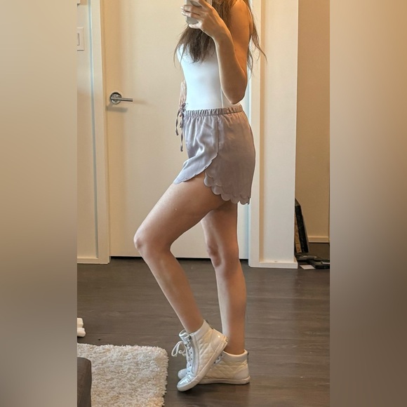 Shots with scalloped hem - Picture 4 of 4